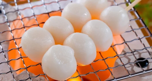 七輪に団子をのせてください