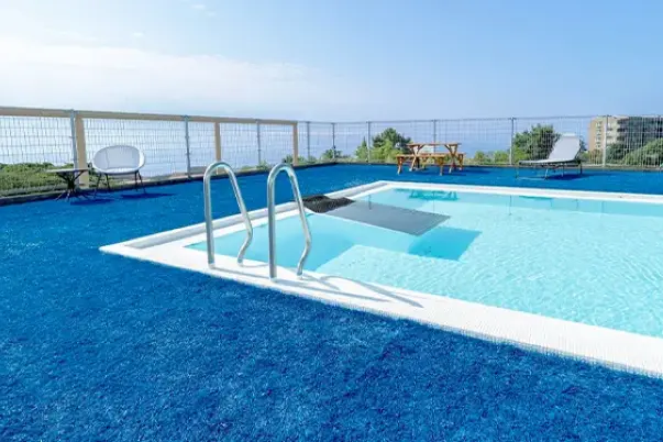 屋上温水プール